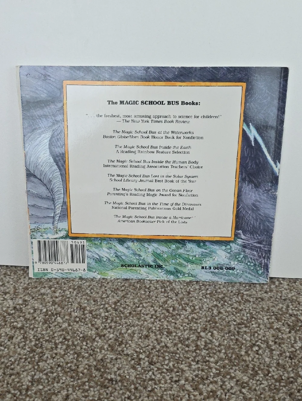 Children's Books - The Magic School Bus Hurricane , Climate, And Ocean Floor